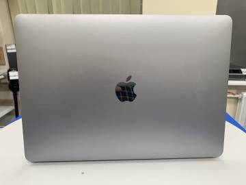 01-200305967: Apple macbook pro a1708