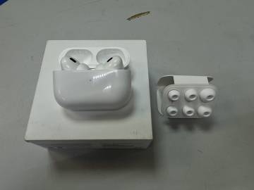 01-200152464: Apple airpods pro 2nd generation with magsafe charging case usb-c