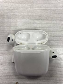 01-200159570: Apple airpods 2nd generation with charging case