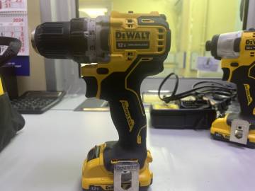 01-200242432: Dewalt dcd701+dcf801+зп dcb112+ 2 акб dcb122 12v 2.0ah