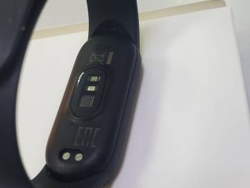 18-000093092: Mi band 6