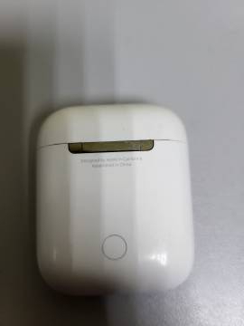 01-200277930: Apple airpods 2nd generation with charging case