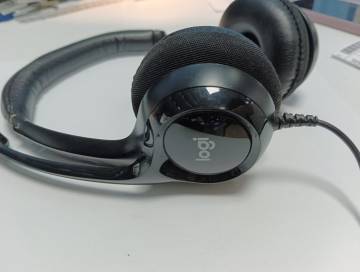 01-200214582: Logitech stereo headset h110