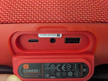 01-200225270: Jbl charge 4