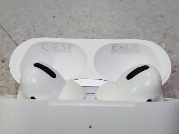 01-200308122: Apple airpods pro