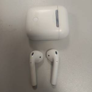 01-200270785: Apple airpods 2nd generation with charging case