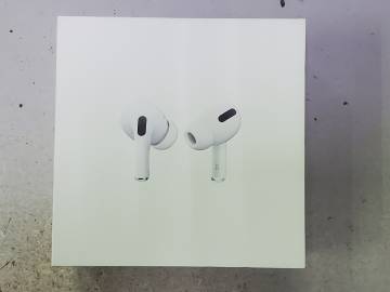 01-200308122: Apple airpods pro