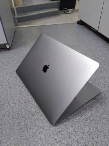 01-200158378: Apple Macbook Pro a1990./ core i7 2,6ghz/ ram16gb/ ssd512gb/ amd pro 560x 4gb/ retina,touch bar