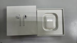 01-200248315: Apple airpods 2nd generation with charging case