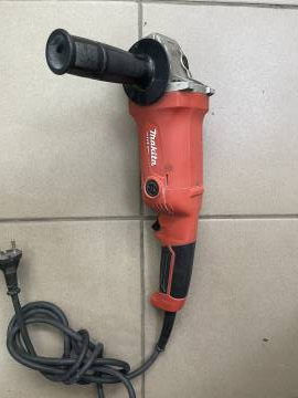 01-200256483: Makita m9002