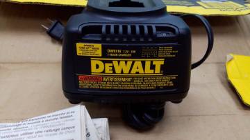 01-200293477: Dewalt dc 385