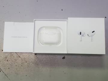 01-200308122: Apple airpods pro