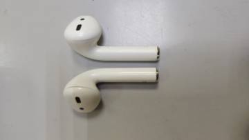 01-200248315: Apple airpods 2nd generation with charging case