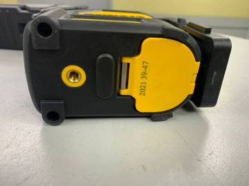 01-200213133: Dewalt dw 088 cg