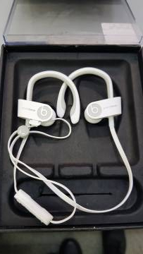 16-000158149: Beats Powerbeats 2 Wireless