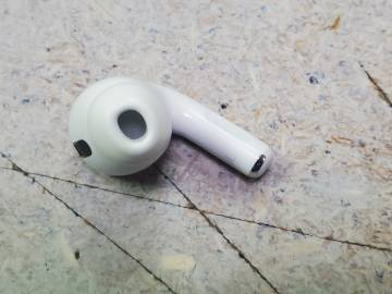 01-200308122: Apple airpods pro