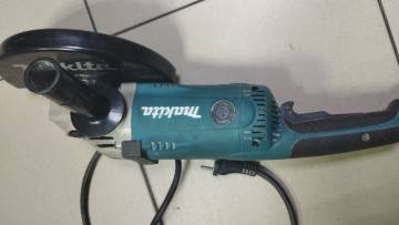 01-200179172: Makita ga9020