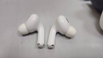 01-200218488: Apple airpods pro 2nd generation with magsafe charging case usb-c