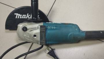 01-200179172: Makita ga9020