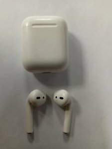 01-200246999: Apple airpods 2nd generation with charging case