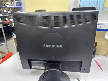 01-200279010: Samsung 943n