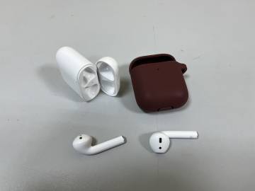 01-200280863: Apple airpods 2nd generation with charging case