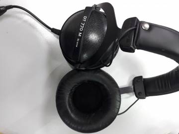 01-200291879: Beyerdynamic dt 770 m