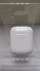 01-200250800: Apple airpods 2nd generation with charging case