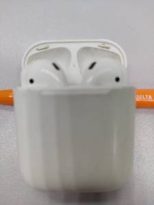 01-200263248: Apple airpods 2nd generation with charging case