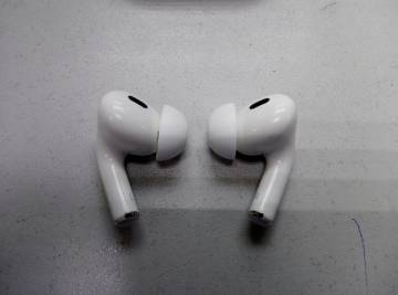 01-200274375: Apple airpods pro 2nd generation with magsafe charging case usb-c