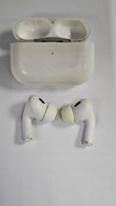 01-200300273: Apple airpods pro 2nd generation