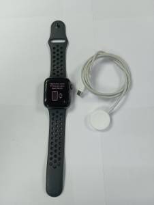 01-200040913: Apple watch se 44mm aluminum case