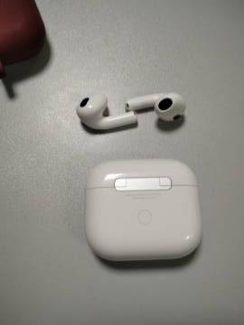01-200143136: Apple airpods 3rd generation