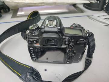 01-200202131: Nikon d7000 body