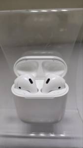 01-200250800: Apple airpods 2nd generation with charging case