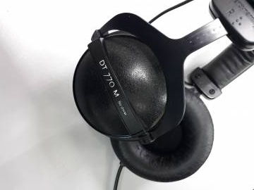 01-200291879: Beyerdynamic dt 770 m