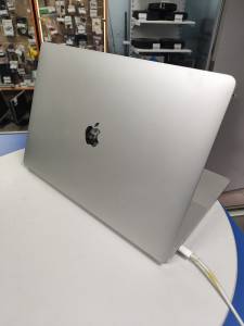 01-200271421: Apple macbook pro a1707/15.4/core i7 2,8ghz/ram16gb/ssd256gb/amd radeon pro555x 2gb