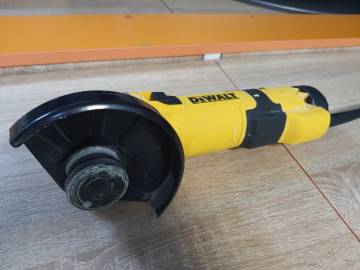 01-200305374: Dewalt dwe4257