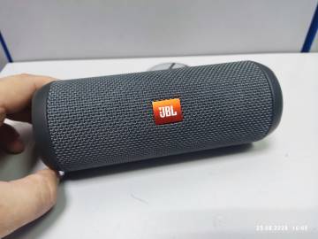 01-200237367: Jbl flip essential