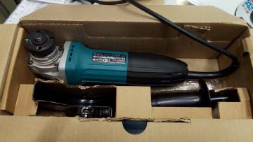 01-200241808: Makita ga5030