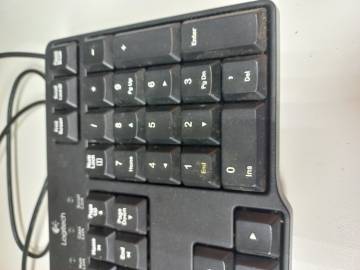 01-200304555: Logitech k100