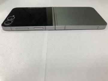 01-200306872: Samsung galaxy flip6 12/256gb