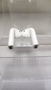 01-200250800: Apple airpods 2nd generation with charging case