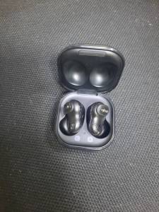 01-200223221: Samsung galaxy buds live