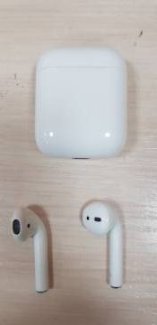 01-200238984: Apple airpods 2nd generation with charging case