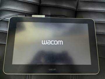 01-200241928: Wacom one 13