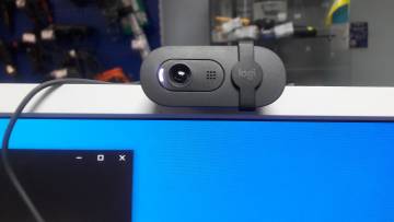 01-200224753: Logitech brio 100 full hd webcam