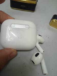 01-200295256: Apple airpods 3rd generation