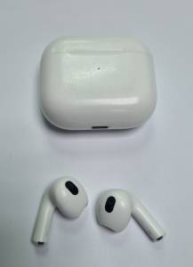 01-200308365: Apple airpods 3rd generation