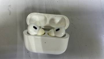 01-200275114: Apple airpods pro 2nd generation